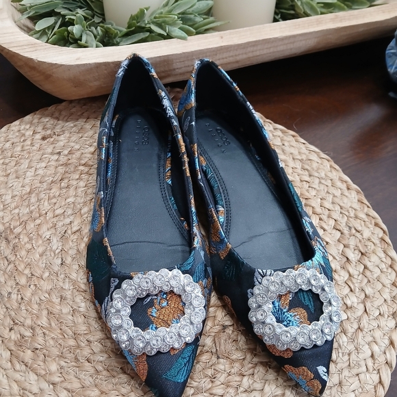 ASOS DESIGN Embellished Floral Pointed Toe Flats Artsy Business Casual Event - Picture 2 of 8